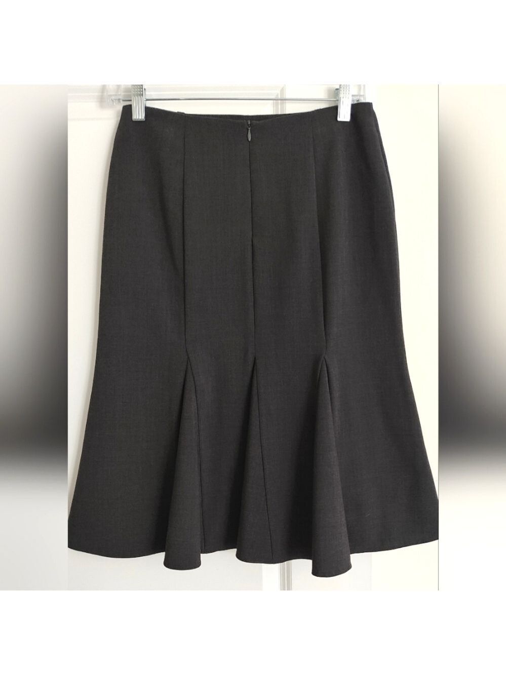 TRIBAL Mid length Pleated Flare Gray Business Skirt Size 2 - Picture 4 of 9